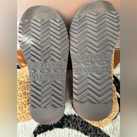 UGG Leopard Print Boots - Picture 4 of 8